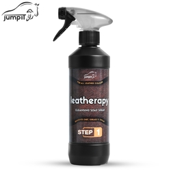Jump It Leatherapy Cleansing soap spray - uniwersalny czyścik w spray'u step 1